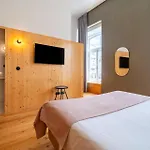 Limehome Rua Da Conceicao מלון דירות